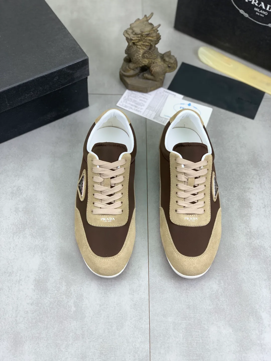 Men's Men's Shoes💰P440💰[New Style] The latest classic model of high-quality PRADA breathable and comfortable men's shoes has been launched on the official website in 1:1 reproduction, synchronized in Hong Kong counters and on the same catwalk; all made of calfskin with breathable mesh fabric ➕Imported soft and comfortable sheep Leather lining, 🍡🍡original 1:1 rubber outsole, non-slip and wear-resistant; comfortable to wear, attractive style, fine workmanship, and simple and neat shoe last, showing a man's courage and toughness, 👍size 38 to 44; 4️⃣colors🉑️ to choose from